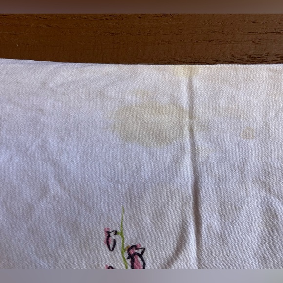 Vintage Springtime table cloth. - Picture 6 of 7